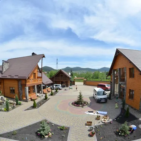 Sribni Rosy Hotel Mykulychyn